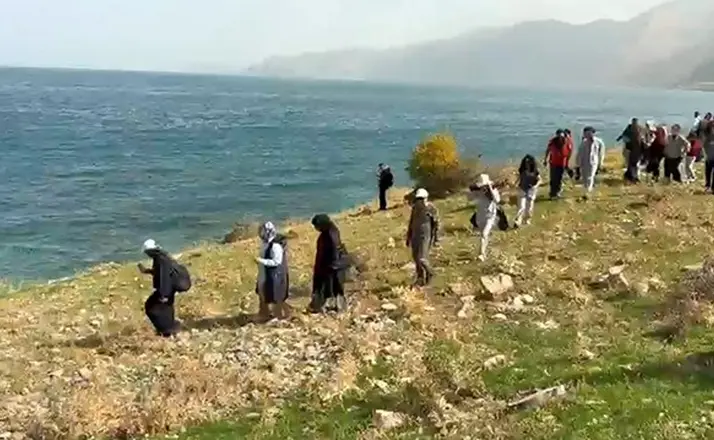 Van Gölü kıyılarında doğa ve çevre farkındalığı etkinliği
