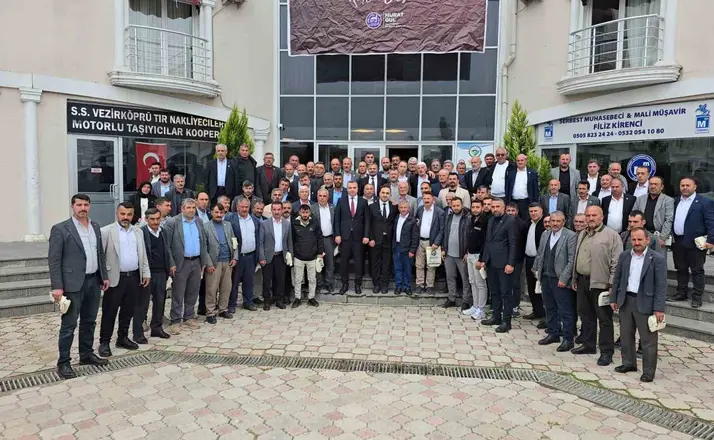 Vezirköprü’de muhtarlar ve protokol mahallelerin sorunlarını görüştü
