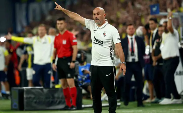 Vincenzo Italiano, ilk derbisinden galip ayrıldı

