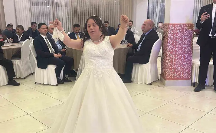 Yağmur’un gelinlik hayali gerçek oldu
