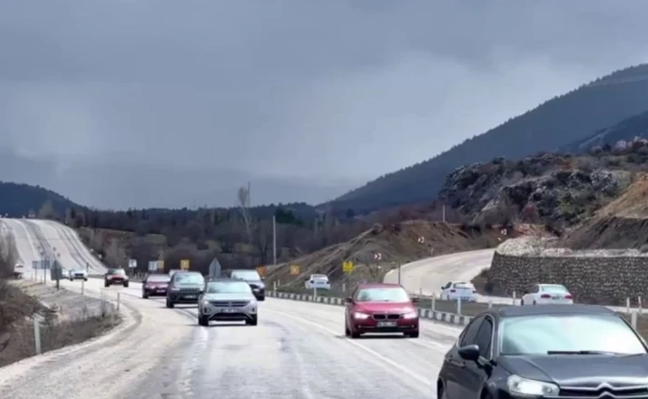 Yeni Konya Antalya kara yolunda bayram dönüşü yoğunluğu