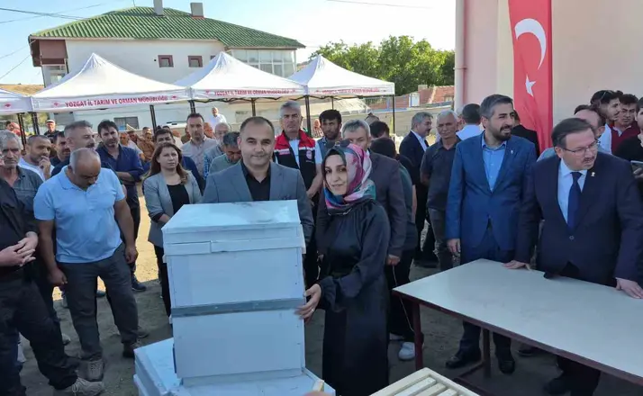 Yozgat’ta arıcılara hibe destekli kovan dağıtımı yapıldı
