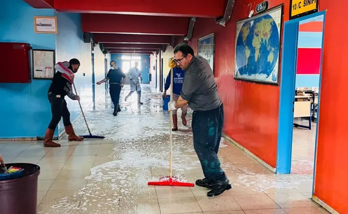 Yüksekova’da yeni eğitim öğretim yılı için okullar temizlendi
