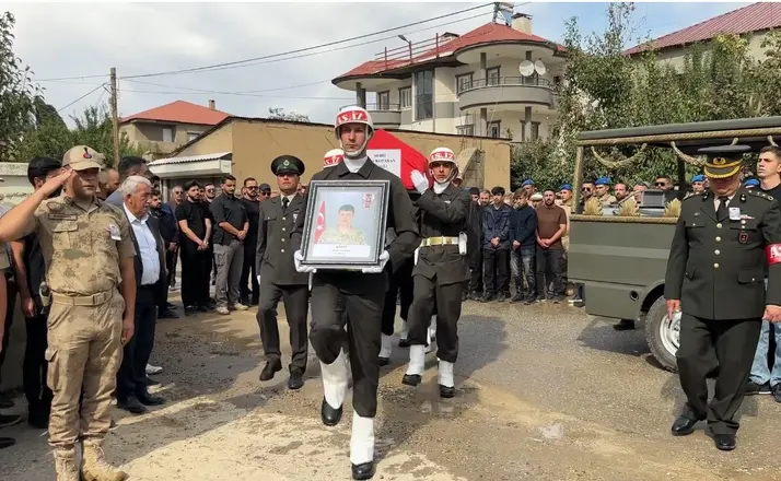 Yüksekova’nın şehidi gözyaşları arasında toprağa verildi
