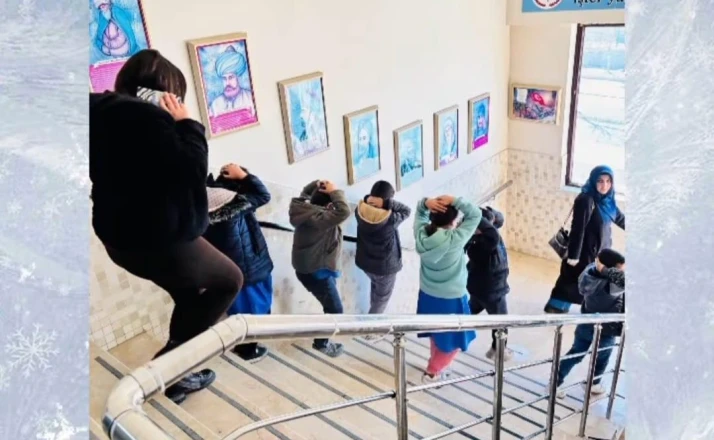 Yunak’taki okullarda deprem tahliye tatbikatı gerçekleştirildi