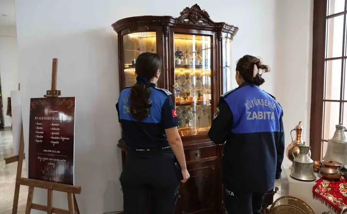 Zabıtanın 15 yıllık antika tutkusu sergiye dönüştü
