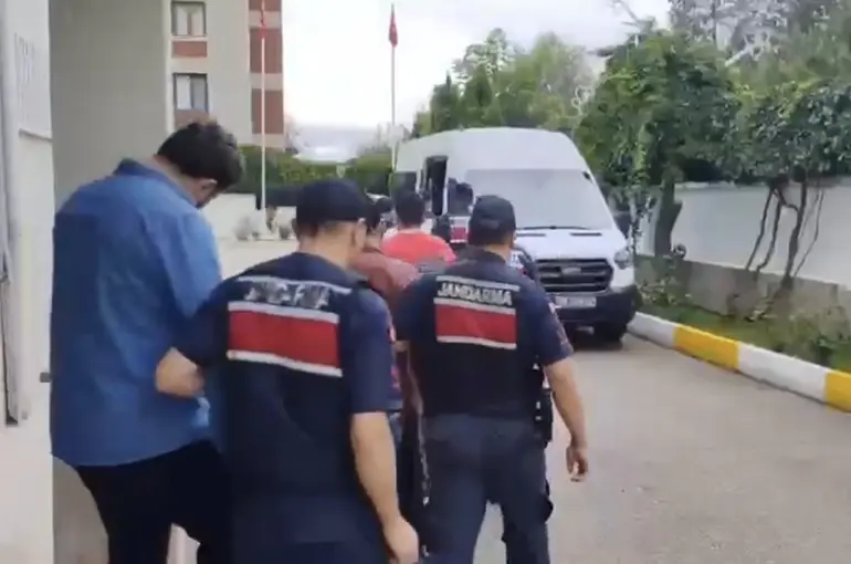 150 milyon liralık para trafiğine 7 ilde operasyon
