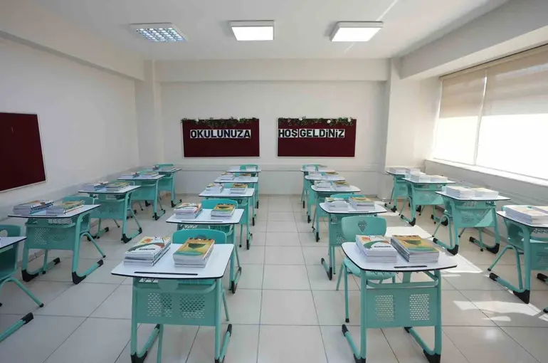 283 milyondan fazla ders kitabı sıralardaki yerini almaya başladı
