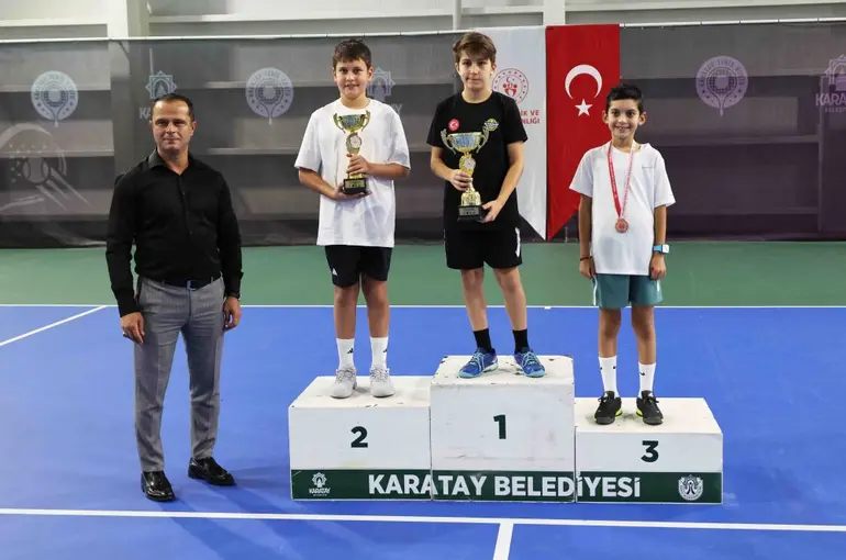 30 Ağustos Zafer Bayramı Tenis Turnuvası’nda final heyecanı