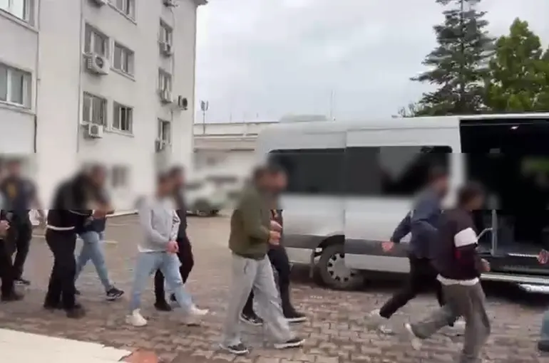 562 milyon liralık bahis trafiği bulunan şebekeye dev operasyon
