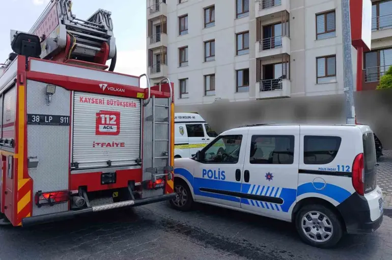 5’inci kattan düşen çocuk ağır yaralandı
