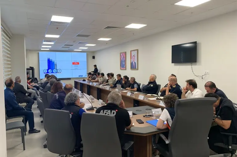 7.5 büyüklüğündeki deprem senaryolu tatbikat öncesi hazırlık toplantısı
