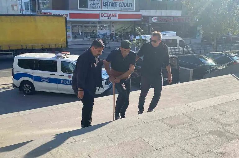 78 yaşındaki eşini satırla öldüren şahıs tutuklandı
