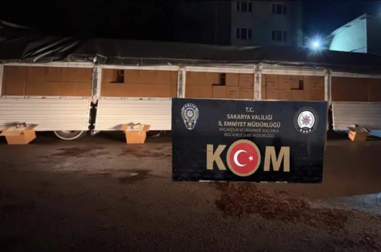 8 milyon kaçak makaronla Sakarya’dan İstanbul’a yola çıktı, yakalandı
