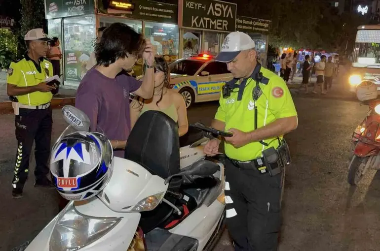 Adana’da 46 motosiklet sürücüsüne 357 bin lira ceza kesildi
