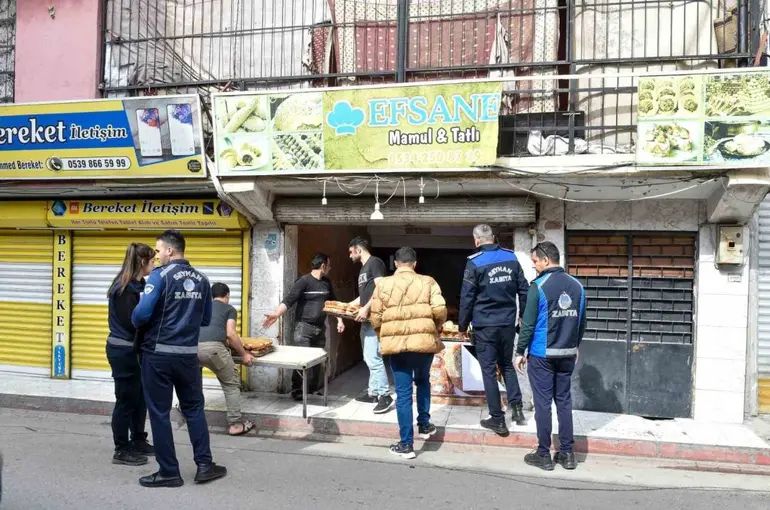 Adana’da mide bulandıran görüntü: Fırın mühürlendi
