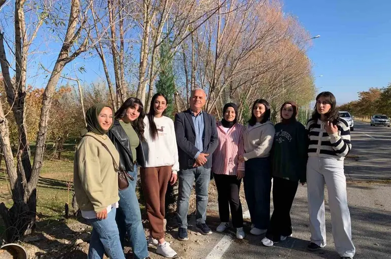 Adilcevaz’da 500 fidan toprakla buluştu
