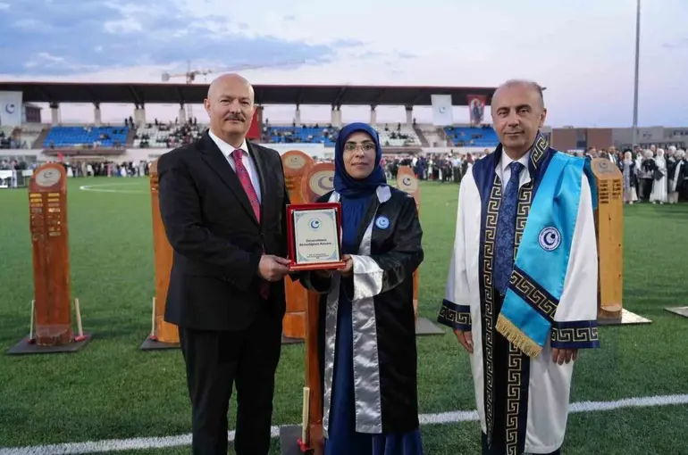 Adıyaman Üniversitesi’nde mezuniyet coşkusu yaşandı
