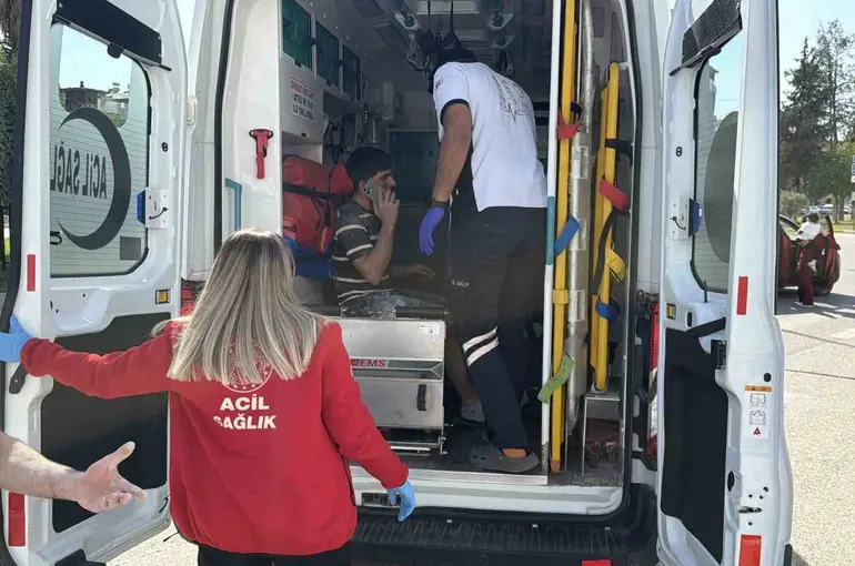 Adıyaman’da iki kamyonet ile iki otomobil çarpıştı: 1 yaralı
