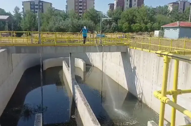 Adıyaman’da karasinek ve haşereye karşı mücadele sürüyor
