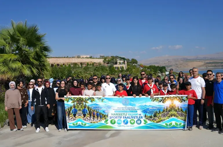 Adıyaman’da öğretmen ve öğrenciler doğa yürüyüşünde buluştu
