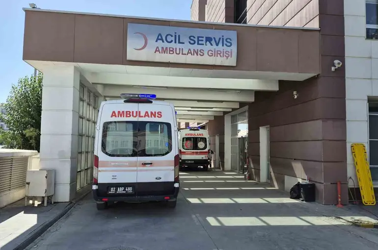 Adıyaman’da otomobil çocuğa çarptı: 1 yaralı
