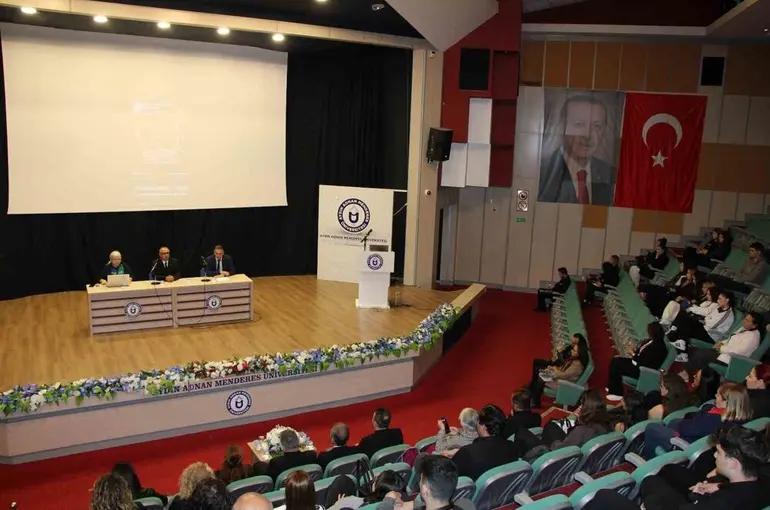 ADÜ’de "Atatürk’ü Anlamak" paneli düzenlendi
