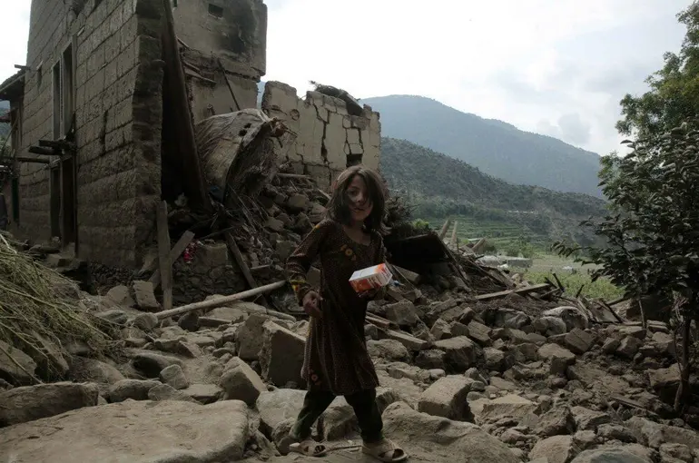 Afganistan’daki depremde can kaybı 2 bini geçti
