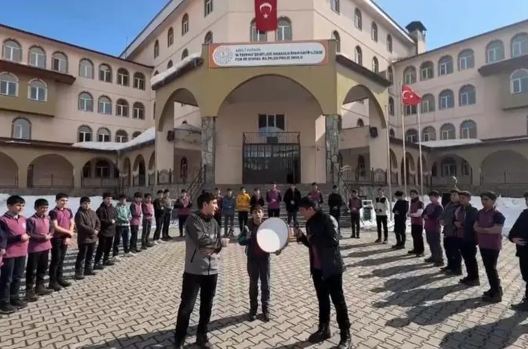 Ağrı’da okullarda Ramazan ilahileri yankılanıyor
