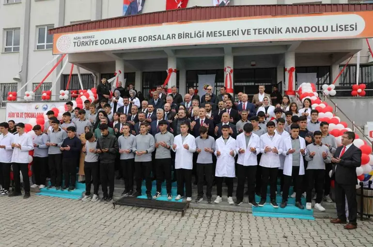 Ağrı’da TOBB Mesleki ve Teknik Anadolu Lisesi açıldı
