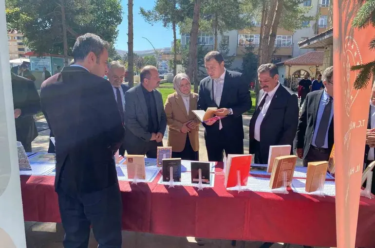 Ahilik Haftası kutlamaları türbe ziyareti ve sergi açılışıyla devam etti
