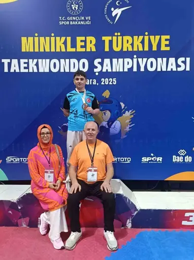 Ahmet Selim Uras Türkiye 3. oldu
