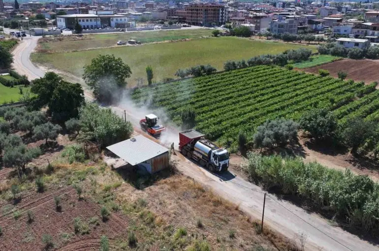 Ahmetli’de 8 kilometrelik yol hamlesi
