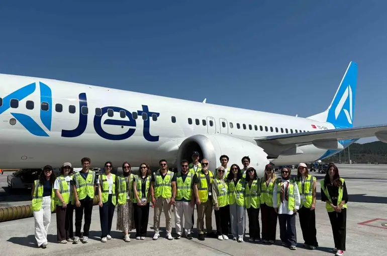 AJet’te üniversiteli gençler sahada deneyim kazanıyor
