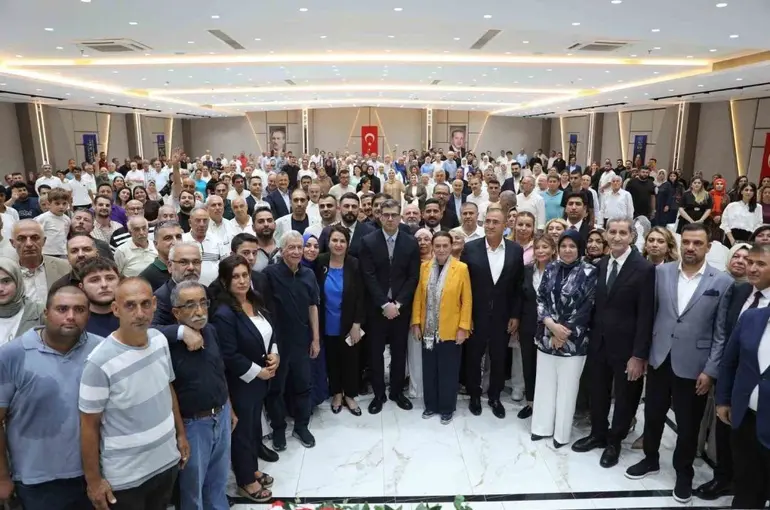 AK Parti Adana’da 25. kuruluş yıl dönümü coşkusu
