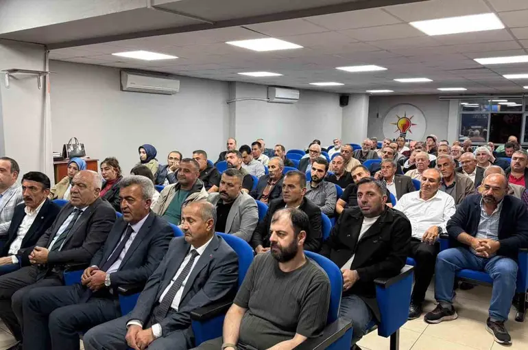 AK Parti Erzincan Merkez İlçe Başkanlığında haftalık toplantı yapıldı
