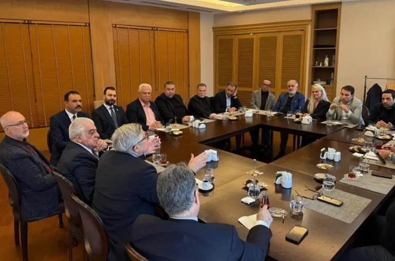 AK Parti heyeti KKTC basını ile buluştu
