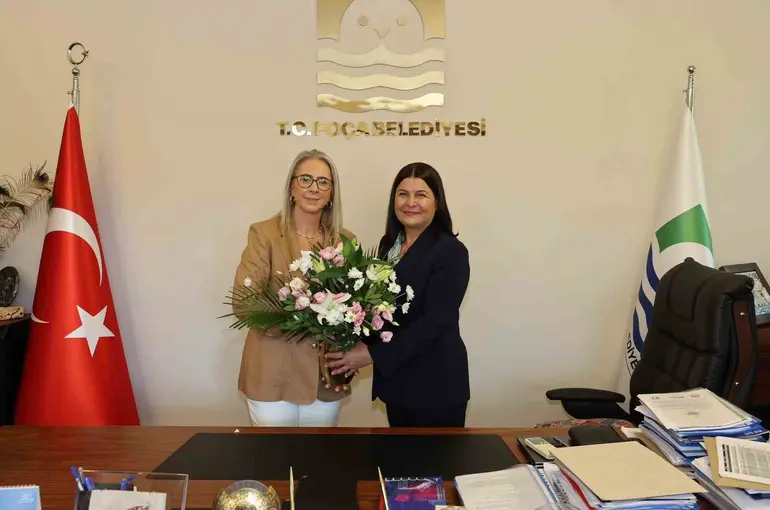 AK Parti’ye geçen Foça Belediye Başkanı’na Çankırı’dan destek ziyareti
