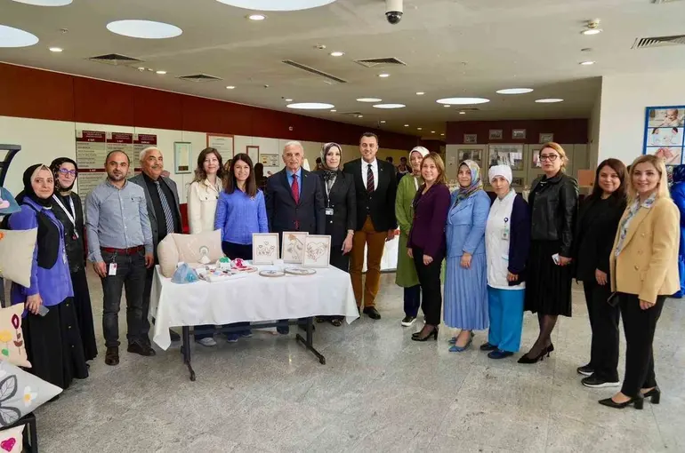 Akademi Ümraniye’den hastane personeli için el sanatları atölyeleri
