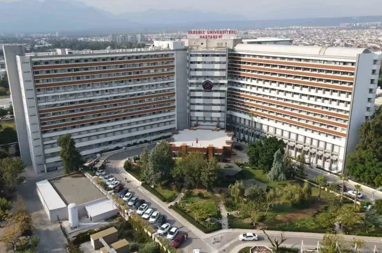 Akdeniz Üniversitesi’nde rahim nakli yapılan hastada organ reddi gelişti

