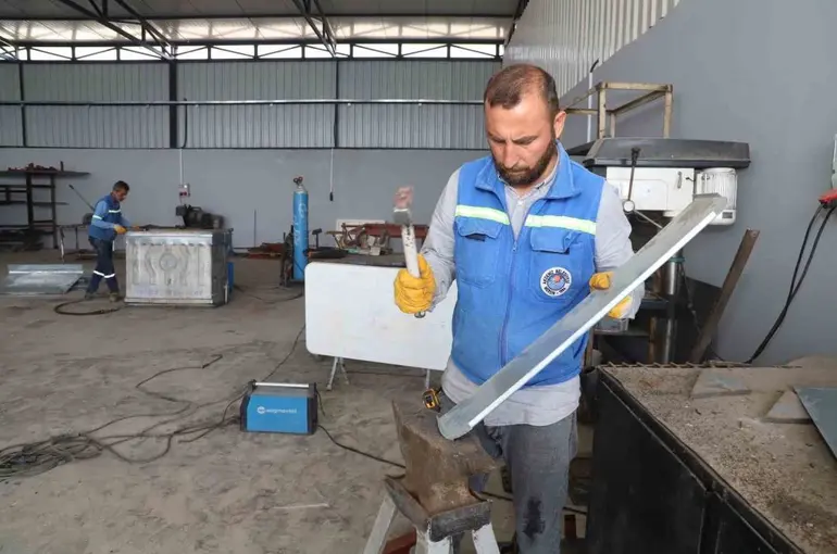 Akdeniz’de eski konteynerler yenilenerek hizmete kazandırılıyor
