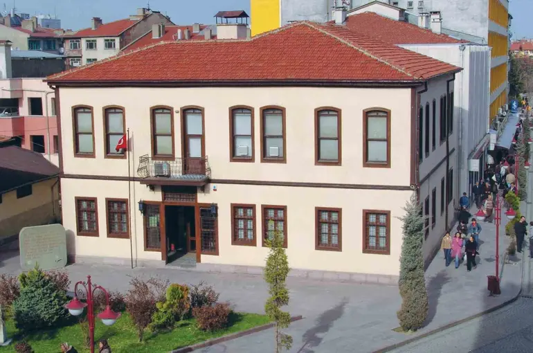 Akşehir Batı Cephesi Karargahı Müzesi’nde bakım onarım çalışması başladı
