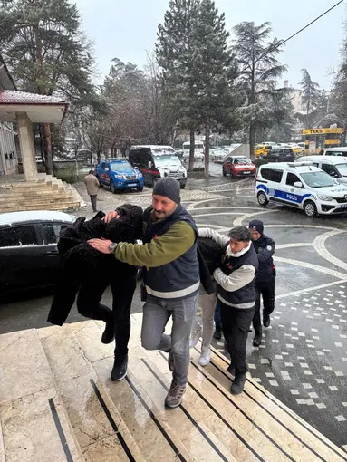 Akşehir'de sahte altın satıcılarına operasyon