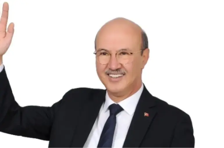Akşehir'in CHP’li başkanı  ve 14 meclis üyesi istifa etti