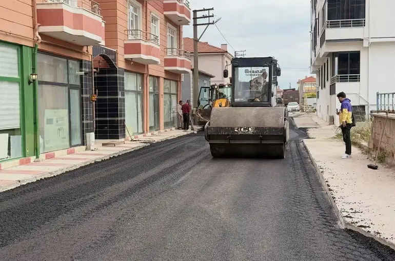 Alaca’da asfalt çalışmaları sürüyor
