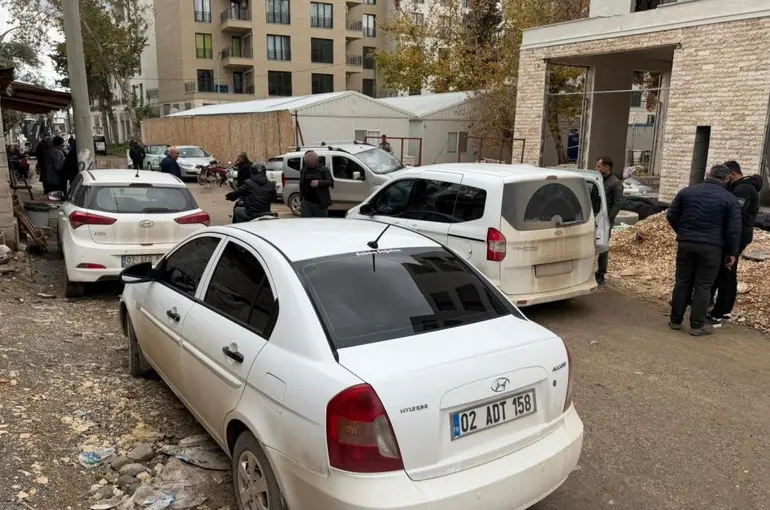 Alacak verecek kavgasında 4 kişi yaralandı
