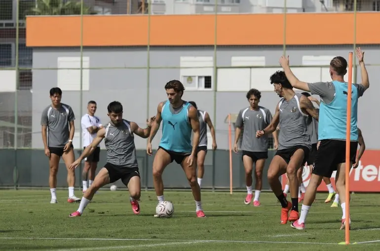 Alanyaspor’da, Çorum FK maçı hazırlıkları sürüyor
