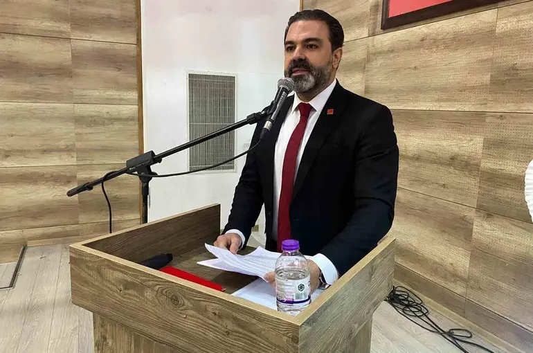 Alaşehir CHP’de yeni başkan Raşit Köşlü
