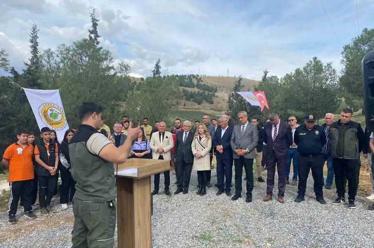 Alaşehir’de 3 bin fidan toprakla buluştu
