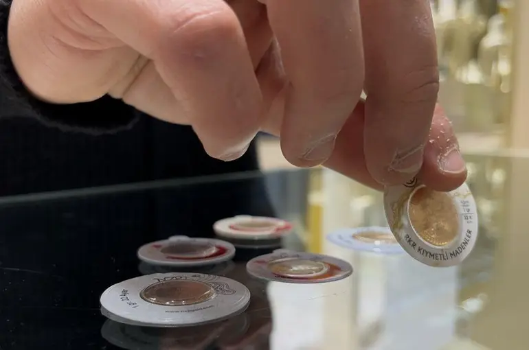 Altında bankalar ile canlı piyasadaki makas gramda 500 lirayı geçti